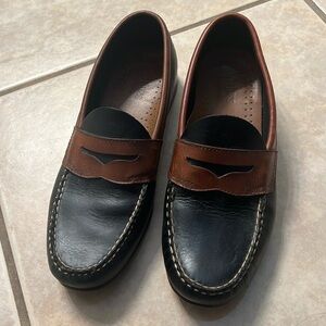 VTG GH Bass Weejuns Black & Brown Leather Slip On Penny Loafers women’s 7D
